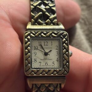 Vellaccio Bronze Tone Ladies Cuff Watch. Works good .